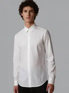HE SPOKE Solid Cotton Twill Smart Casual Shirt