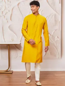 VASTRAMAY Men Embroidered Regular Thread Work Kurta with Pyjamas
