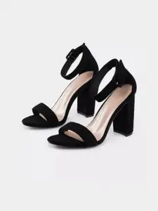 GLO GLAMP Suede Party Block Sandals