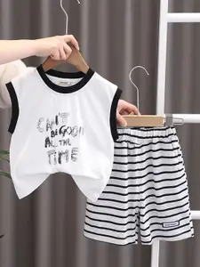 INCLUD Boys Printed T-shirt with Shorts