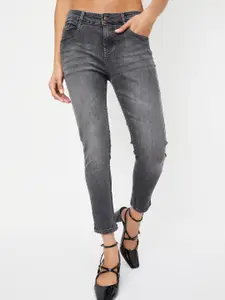 max Women Regular Fit Mid-Rise Light Fade Jeans