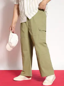 Urbano Plus Men Loose Fit Cargos Trousers