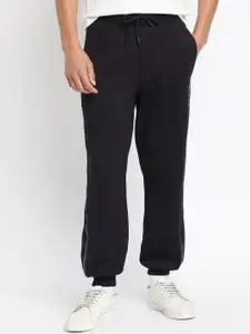 GUESS Men Straight Fit Mid-Rise Joggers