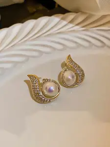 VAGHBHATT Gold-Plated Pearls Beaded and Crystals Studded Teardrop Shaped Studs