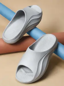 HRX by Hrithik Roshan Men Rubber Sliders