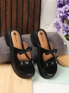 DIVASTRI Women Platform Sandals