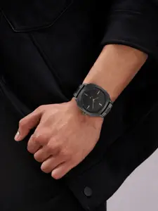 Fastrack Men Dial & Stainless Steel Straps Analogue Watch 38161NM01