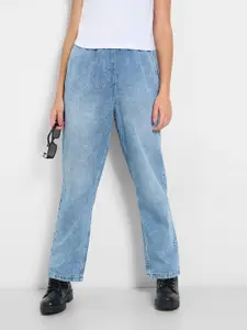 SF JEANS by Pantaloons Women Straight Fit Light Fade Jeans