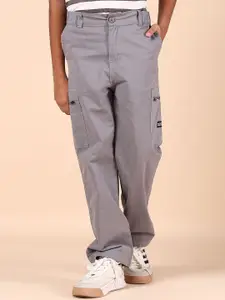 V-Mart Boys Regular Fit Mid-Rise Cargos Trousers
