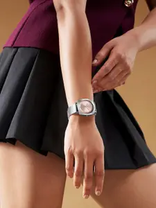 Fastrack Women Embellished Dial & Stainless Steel Bracelet Style Analogue Watch 68043SM02