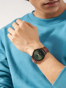 Fastrack Men Brass Dial & Leather Straps Analogue Watch 38163NL01