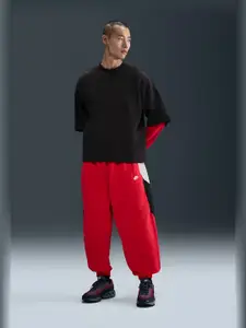 Nike Club Men Solid Regular Fit Joggers Track Pants