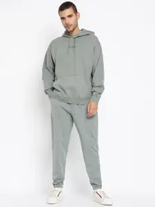 GUESS Men Typography Printed Hooded Kangaroo Pocket Sweatshirt