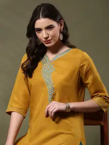 Anouk Floral Yoke Design Sweetheart Neck Thread Work Straight Kurta