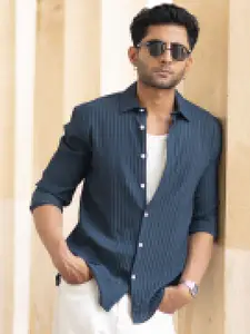 Powerlook Men Vertical Stripes Striped Casual Shirt