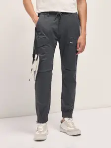 THE BEAR HOUSE Men Relaxed Fit Mid-Rise Cargos Trousers