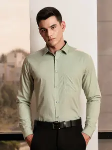 INVICTUS Men Premium Slim Fit Checked Cutaway Collar Pure Cotton Formal Shirt