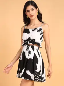 all about you Abstract Printed Shoulder Straps Top With Shorts