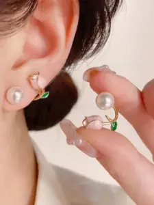 SUBHAGALANKAR Gold-Plated Artificial Stones Studded & Beaded Floral Shaped Studs