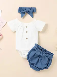 YK Infant Girls Self designed Bodysuit & Shorts Clothing Set