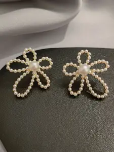 VAGHBHATT Gold-Plated Pearls Beaded Floral Shaped Studs