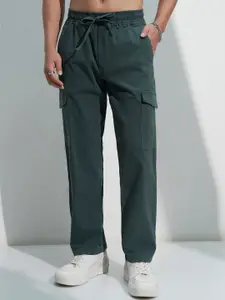HIGHLANDER Men Straight Fit Mid-Rise Cargos Trousers