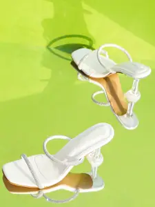 Froh Feet  Women Embellished Kitten Sandals