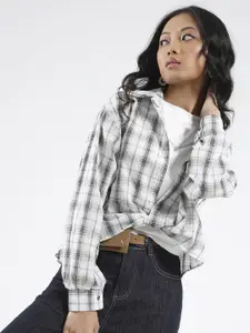 Sera White Checkered Oversized Korean Shirt With Tank Top and Necklace