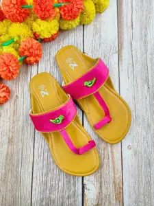 THE MADRAS TRUNK Women Kolhapuri One Toe Flats