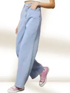 Metronaut Women Classic Relaxed Fit Mid-Rise Slash Knee Jeans