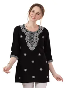 Meher Impex Women Floral Embroidered Regular Straight Kurti With Chikankari
