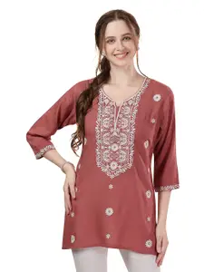Meher Impex Floral Embroidered Chikankari Chikankari Kurti