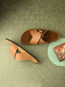 Vellinto Men Cross Strap Leather Comfort Sandals