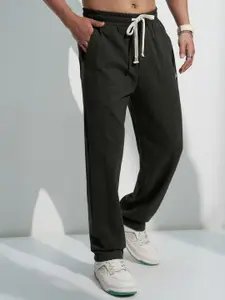 HIGHLANDER Men Cotton Straight Fit Trousers