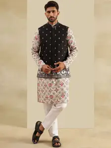 SOJANYA Men Floral Embroidered Kurta with Pyjama