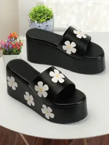 H.M. LADIES FOOTWEAR Women Printed Wedge Sandals