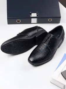 Woakers Men Textured Leather Formal Derbys