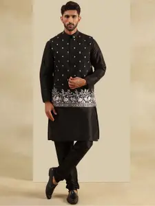 SOJANYA Men Embroidered Regular Kurta And Pyjamas With Nehru Jacket