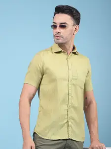 Crimsoune Club Men Classic Slim Fit Vertical Striped Spread Collar Casual Shirt