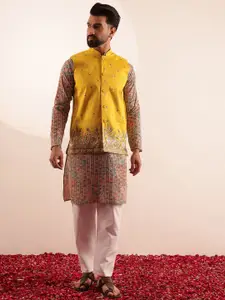 SOJANYA Men Floral Embroidered Regular Kurta with Pyjamas Kurta Sets
