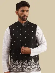 SOJANYA Men Embroidered Nehru Jackets