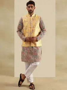 SOJANYA Men Floral Woven Design Regular Kurta with Pyjamas Kurta Sets