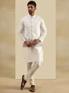SOJANYA Men Embroidered Regular Straight Kurta Pyjamas