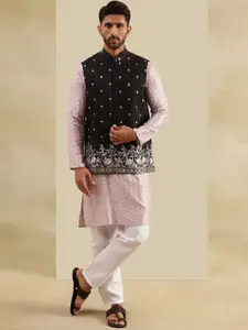 SOJANYA Men Floral Embroidered Kurta with Pyjama