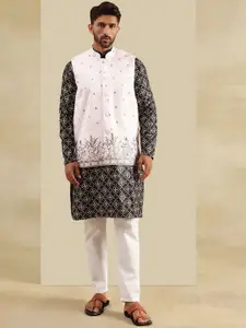 SOJANYA Men Floral Printed Kurta with Pyjama