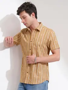 HIGHLANDER Men Comfort Fit Floral Printed Spread Collar Cotton Casual Shirt