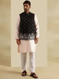 SOJANYA Geometric Embroidered Mandarin Collar Straight Kurta With Pyjamas & Nehru Jacket