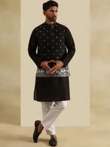SOJANYA Geometric Embroidered Mandarin Collar Pure Cotton Kurta & Pyjamas & Nehru Jacket