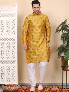 Larwa Men Floral Woven Design Straight Kurta With Pyjama