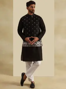 SOJANYA Men Embroidered Regular Pure Cotton Kurta with Pyjamas